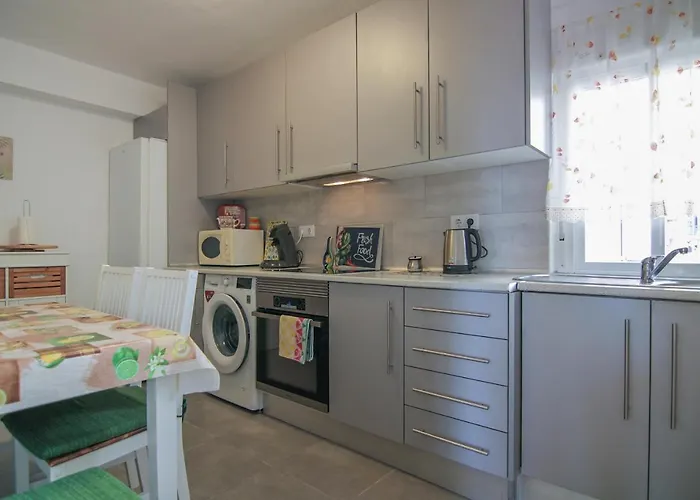 Con Vistas En El Centro De - La Linea